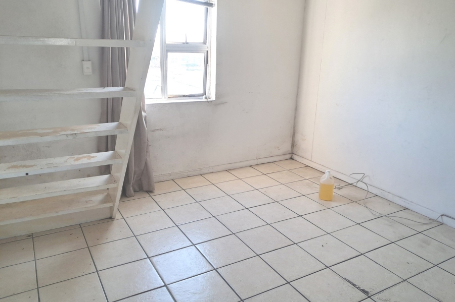 To Let 1 Bedroom Property for Rent in Maitland Western Cape